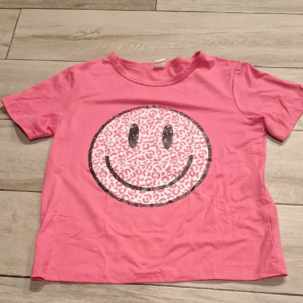 🍁SHEIN Pink Leopard Smiley Kids Tee🐬